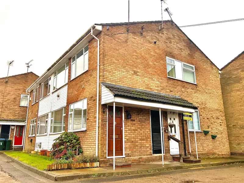 2 Bedroom Maisonette House to Rent