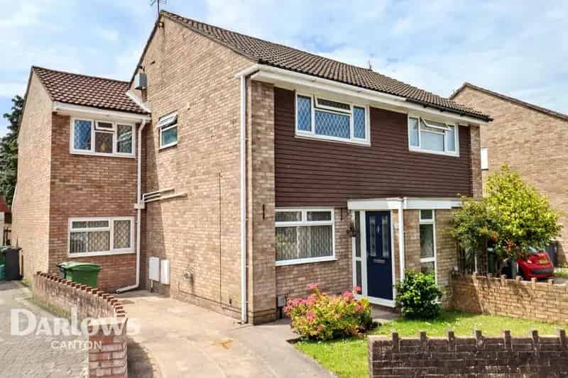 3 Bedroom Semi-Detached House For Sale