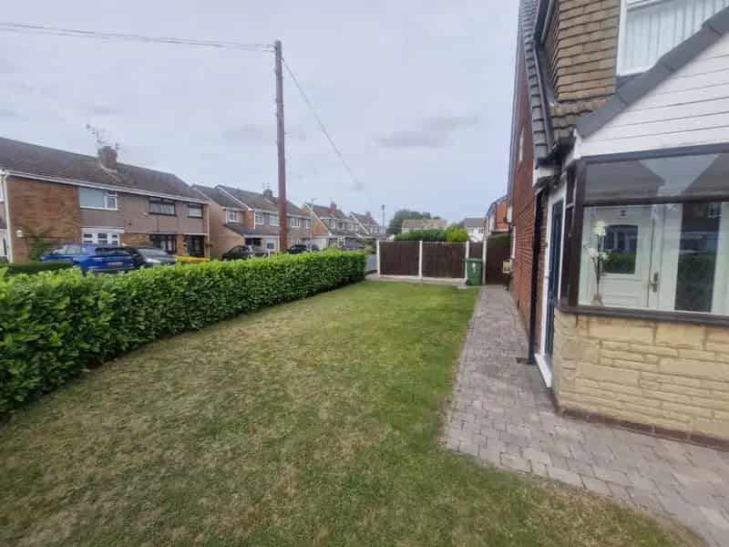 3 Bed Semi-Detached House for Sale