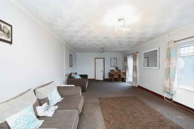 5 Bedroom Detached Bungalow with Acre Plot and Outbuilding