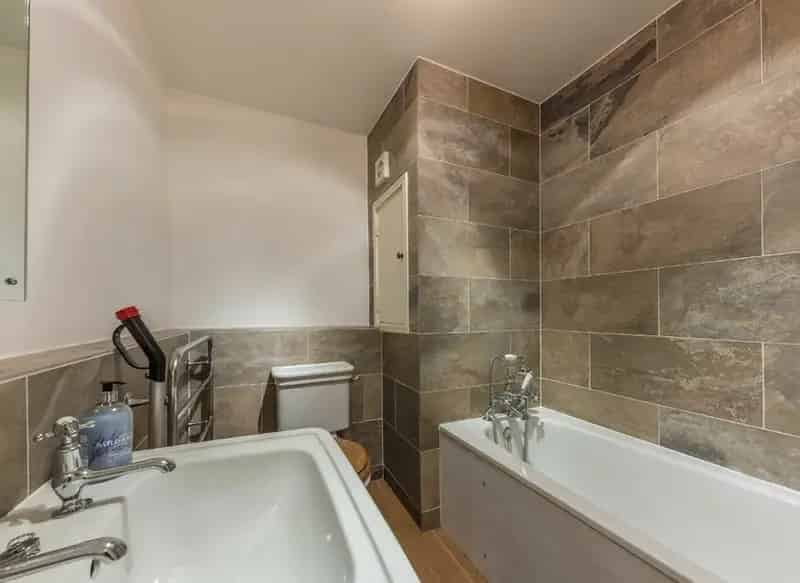 Refurbished Studio Apartment near High Street Kensington