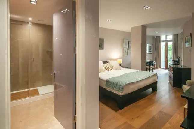 Flat for sale in Queen Anne Street, London W1G