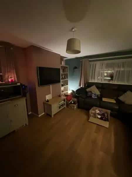 2 Bedroom Maisonette Near Walpole Park Pets Allowed