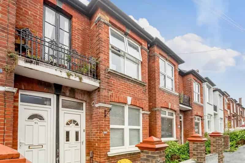 2 Bedroom Ground Floor Flat for Sale