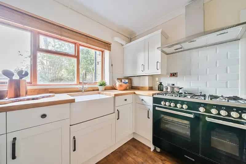 Historic Flat Modern Convenience Desirable Location