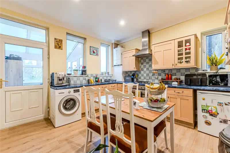 2 Bed Semi Detached House Horsforth