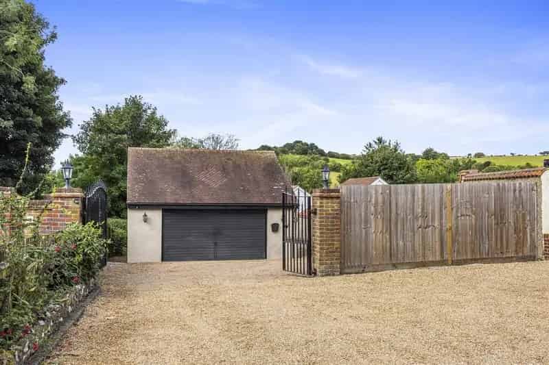 4 Bedroom Detached House for Sale Near Brighton