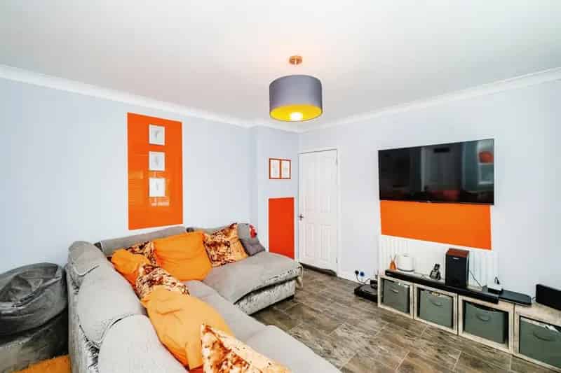 Five Bedroom Detached House Lancing