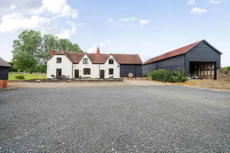 Equestrian Family Home Near Worcester 10.4 Acres 12 Stables Indoor Outdoor Arenas
