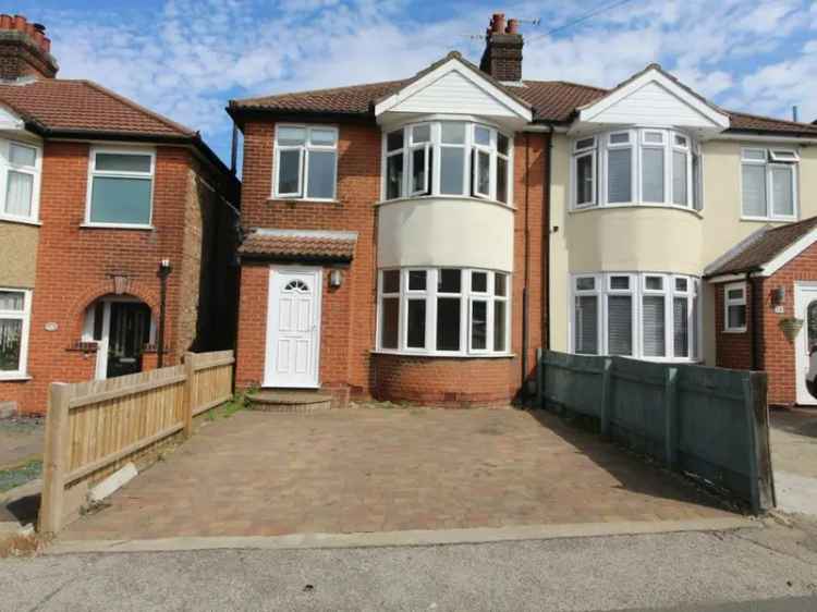 House For Sale in Park View Road, Ipswich, England