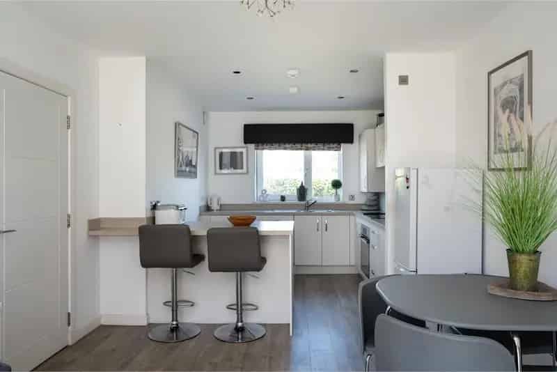 4 Bed Townhouse with Garden Near Edinburgh City Centre