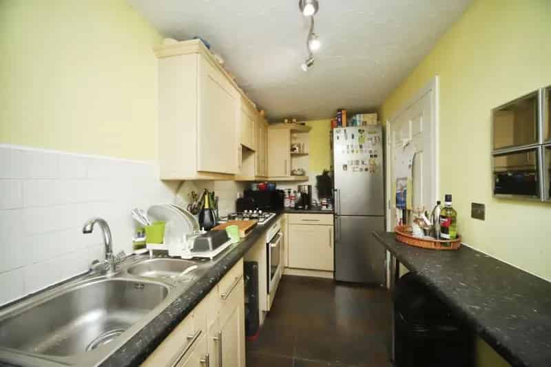 4 Bedroom Family Home with Conservatory and Secluded Garden