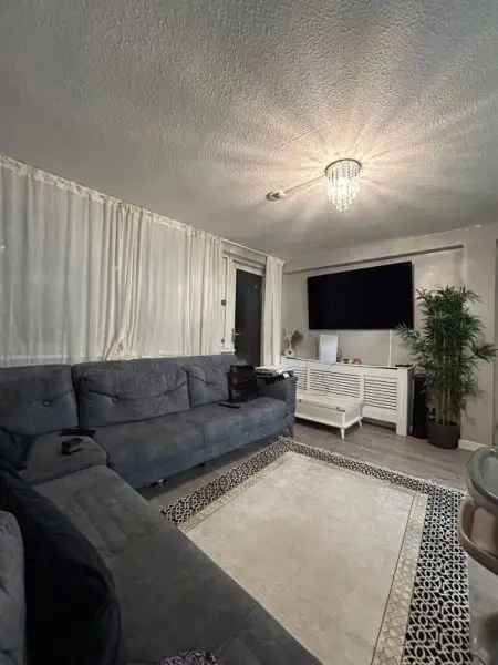 Flat For Rent in North Tyneside, England