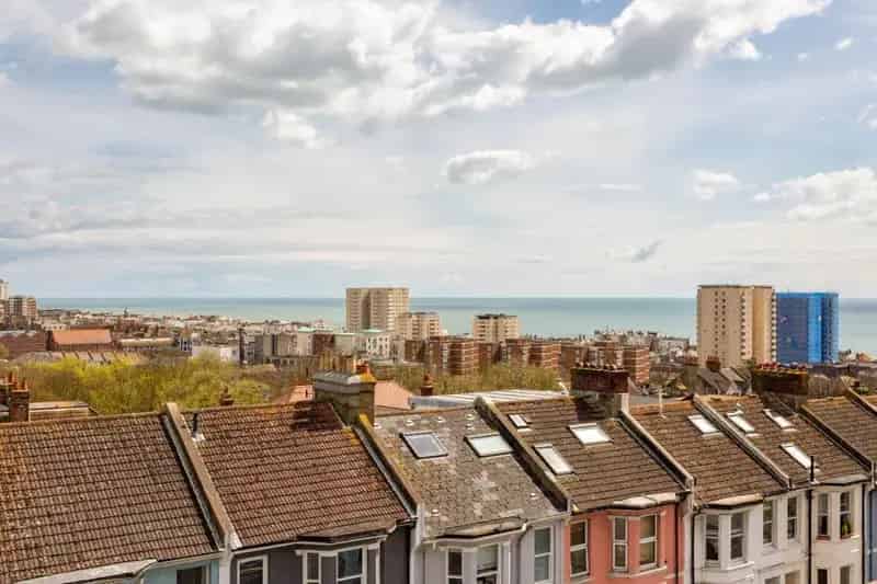 5 Bedroom Terraced House with Panoramic Sea Views
