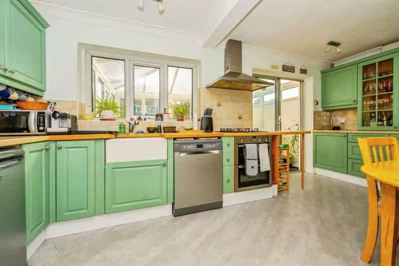 Two Bedroom Semi Detached House with Conservatory and Garage