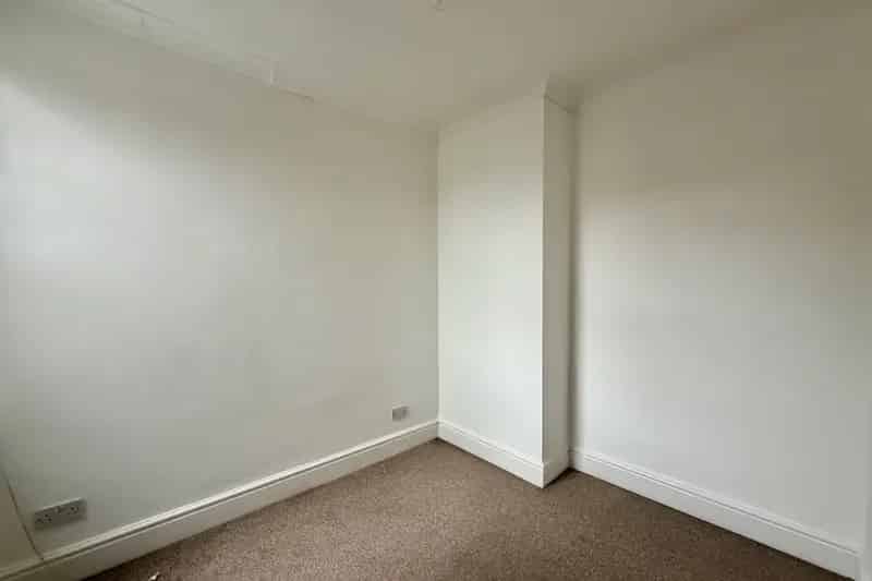 Two Bedroom Apartment Near Amenities Zero Deposit Guarantee Available