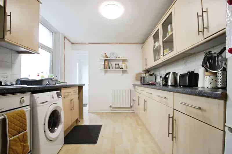 3 Bedroom Terraced House Near City Centre