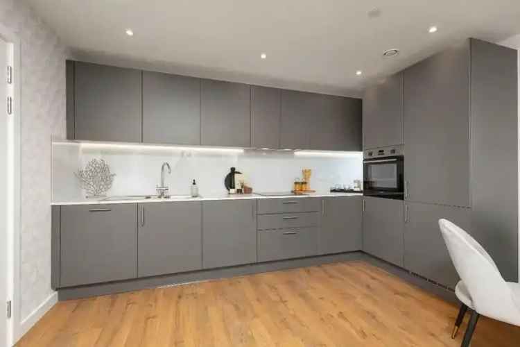 2 Bedroom Flat for Sale Founders Court South