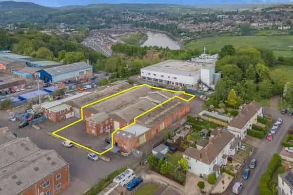 Warehouse for Sale 16670 sq ft Three Bay Unit with Offices