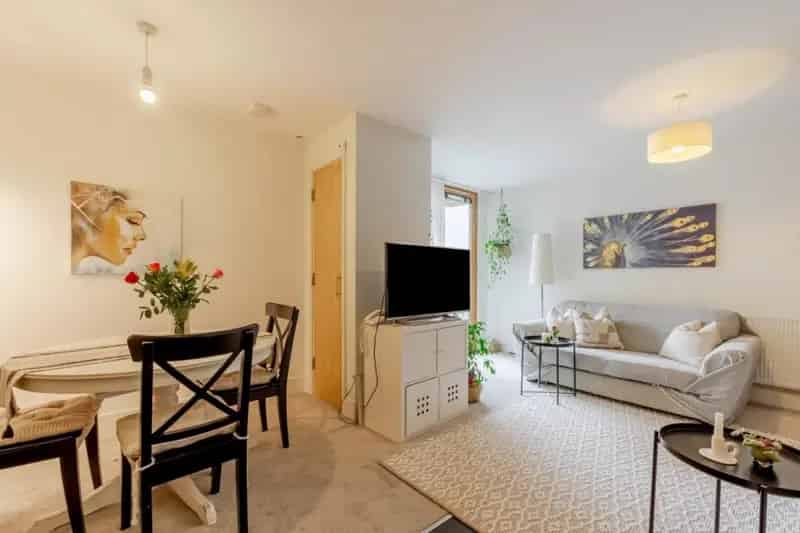 2 Bed Flat for Sale near Bromley South Station