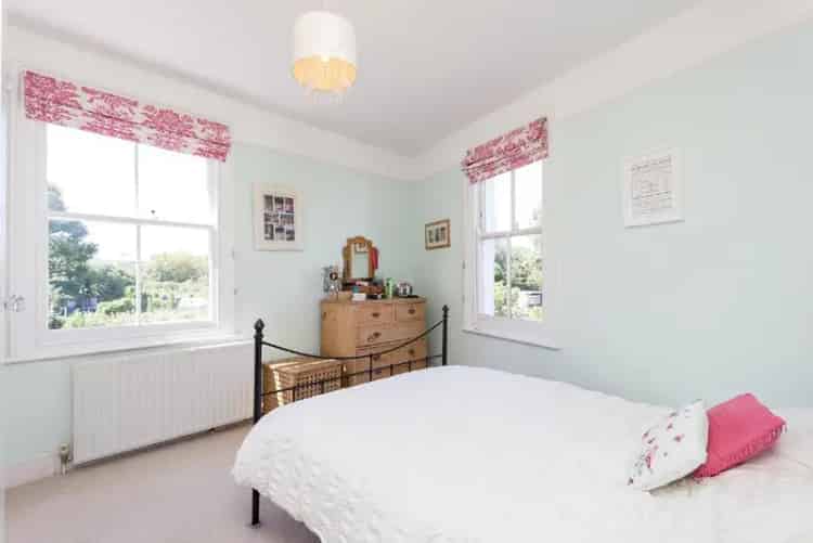 Stunning Earlsfield Flat Uninterrupted Views Share of Freehold