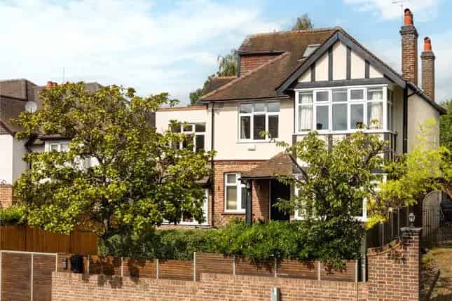 5 Bedroom Detached House for Sale in Wimbledon SW20