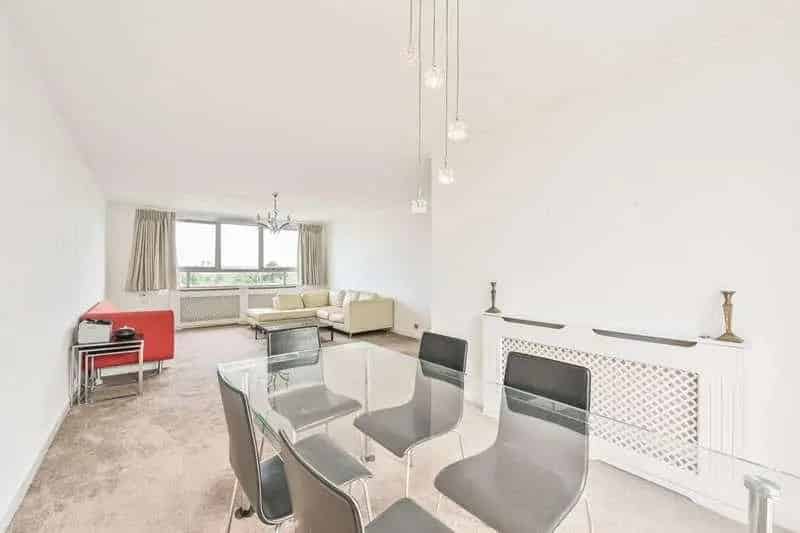 2 Bed Flat for Sale Near Hendon Rail Station