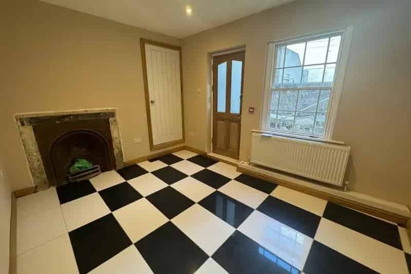 Stylish 2-Bed House Near Bath City Centre with Parking