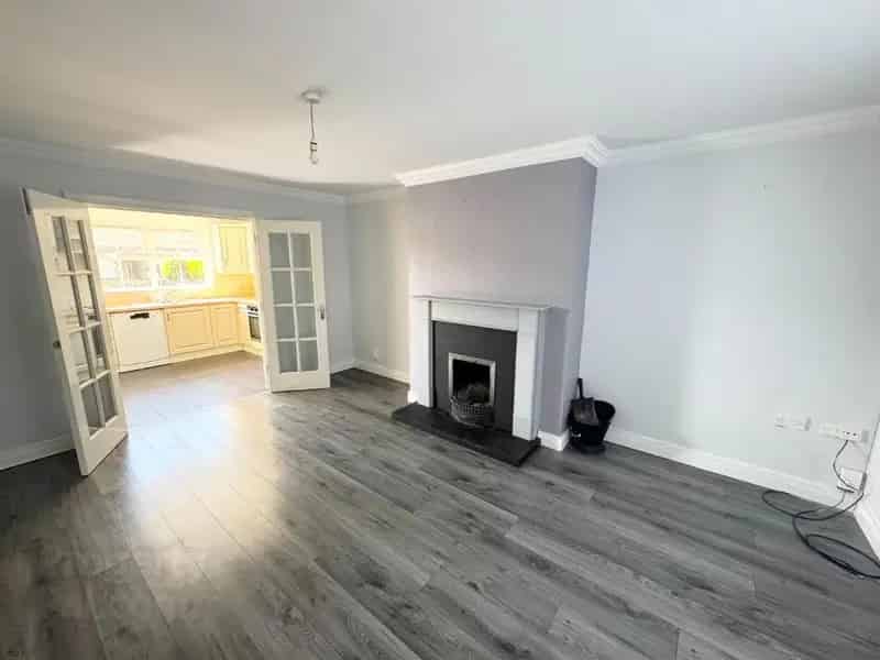 3 Bedroom Townhouse with South-Facing Garden and Parking