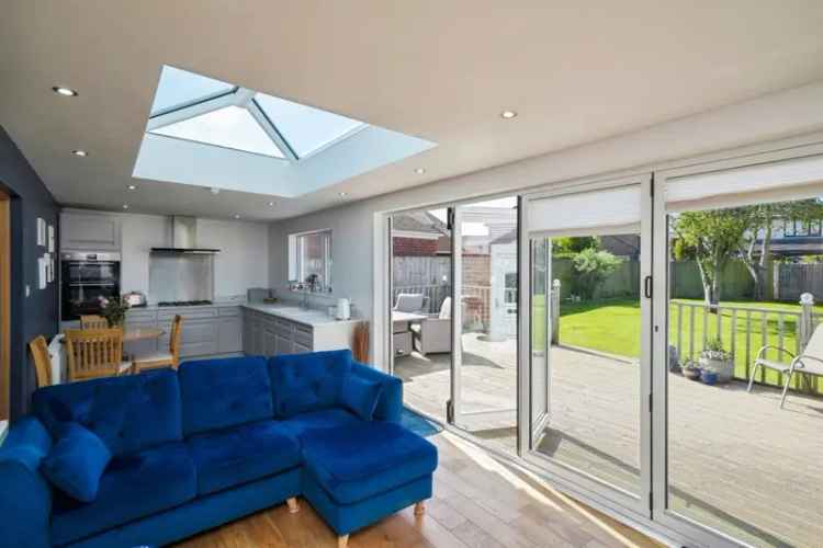 Charming 2-Bedroom Bungalow with Stunning Garden