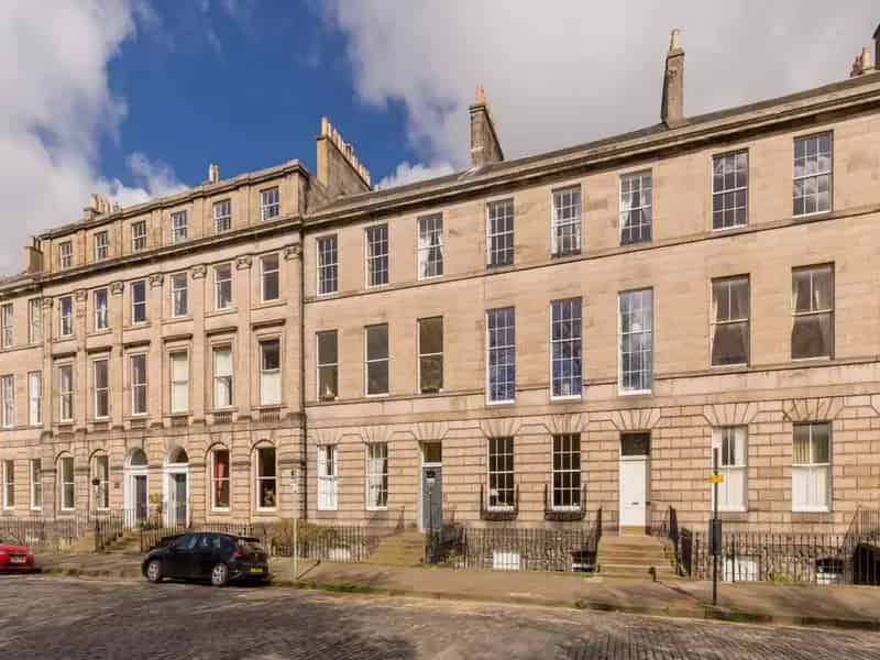 2 Bedroom Flat to Rent in Edinburgh's New Town