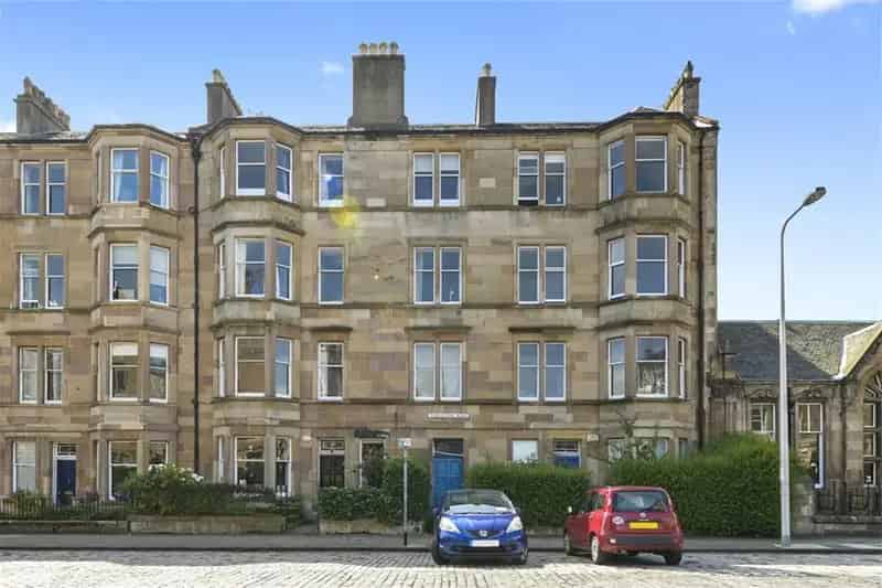 4 Bedroom Flat to Rent Near George Square and Kings Buildings