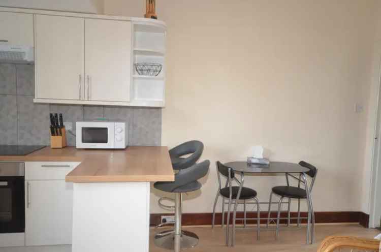 Flat For Sale in 60, Elmbank Terrace, Aberdeen City, Scotland