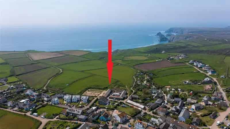 9 Bedroom Barn Conversion with Sea Views and Planning Permission