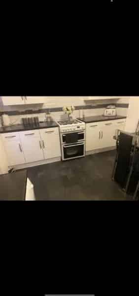 3 Bedroom House Near Schools and Shops