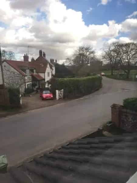 2 Bed House with Garden Parking and Wet Room