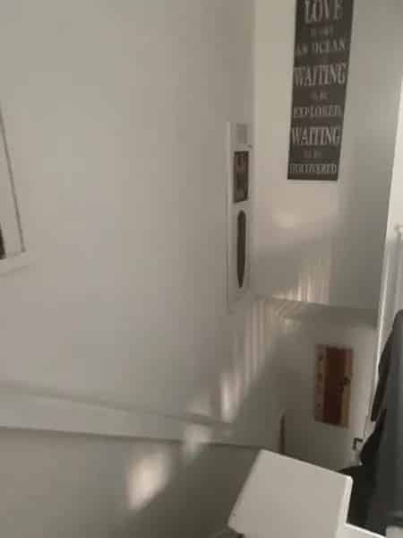 2 Bedroom Village House Lovely Location Spacious Lounge