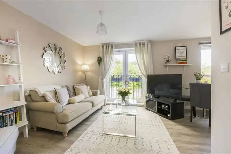 2 Bed Flat First Floor 1 Reception Room Edinburgh