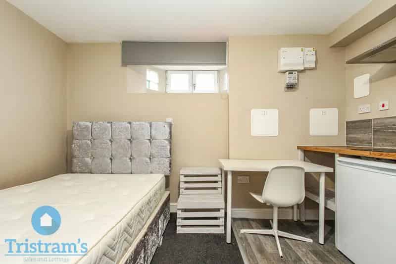 1 Bedroom Studio Student House to Rent NG7