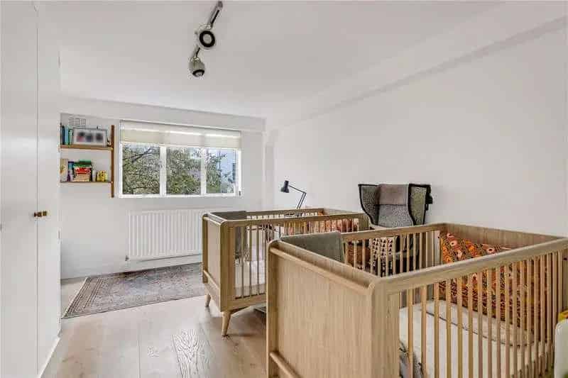 2 bed flat for sale