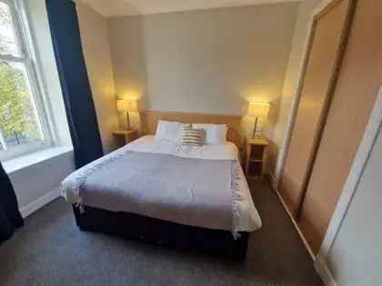 2 Bedroom 90m² Furnished Flat Aberdeen