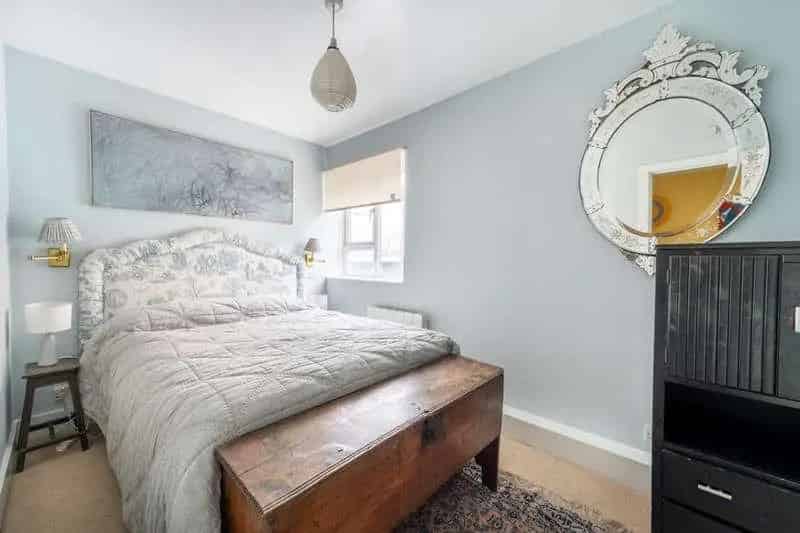 2 Bed Flat for Sale in Latimer Road