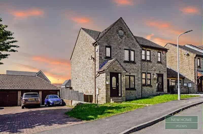 3 Bedroom Semi Detached House For Sale