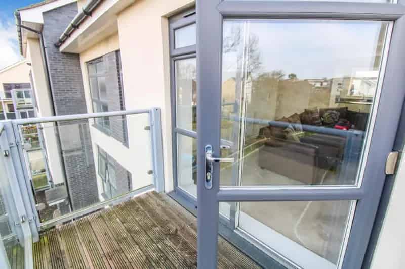 2 bed flat for sale