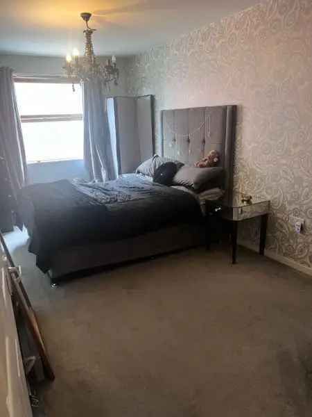 Flat For Rent in Hungerford, England