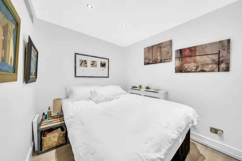 1 bedroom Flat
 For Sale