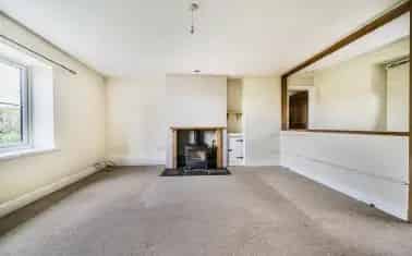 Spacious Converted Barn with 5 Bedrooms and Outstanding Views