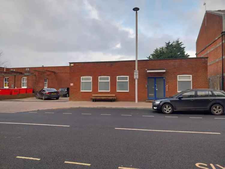 Large Ground Floor Office Space with Parking