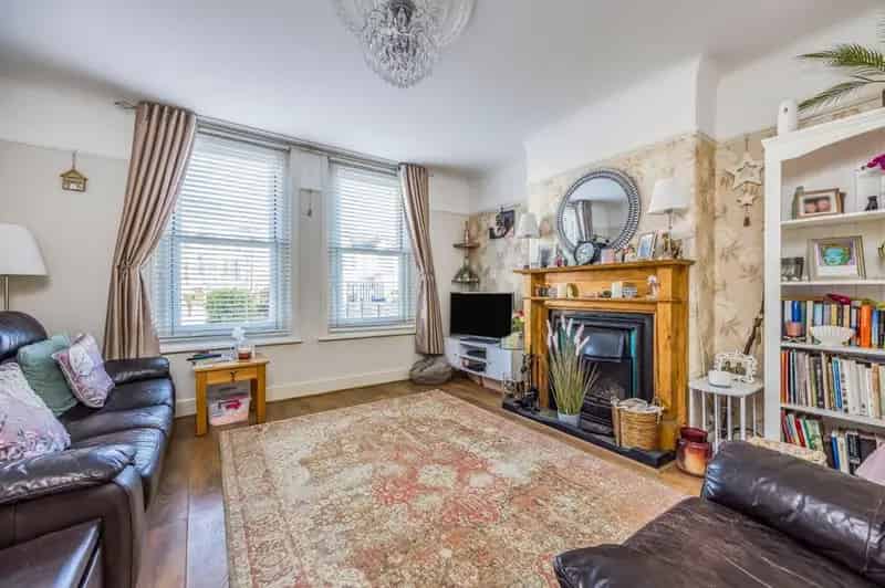 4 Bedroom Semi Detached House Southsea Hampshire