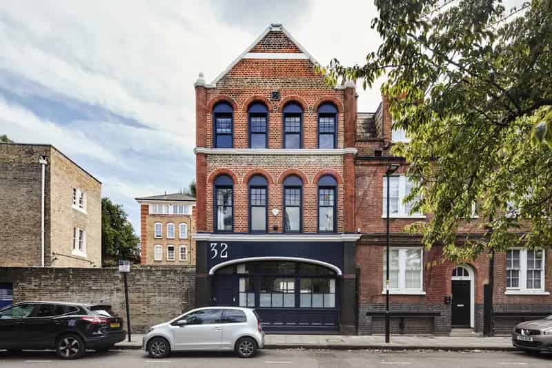 Historic Former Tavern Converted Family Home Near Clerkenwell